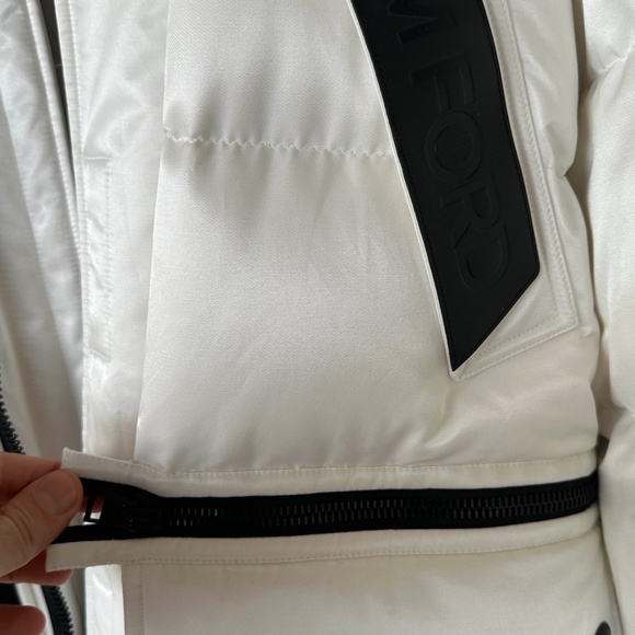 Tom Ford Men's Long Puffer Coat with Contrast Trim SIZE 50 - Picture 10 of 16